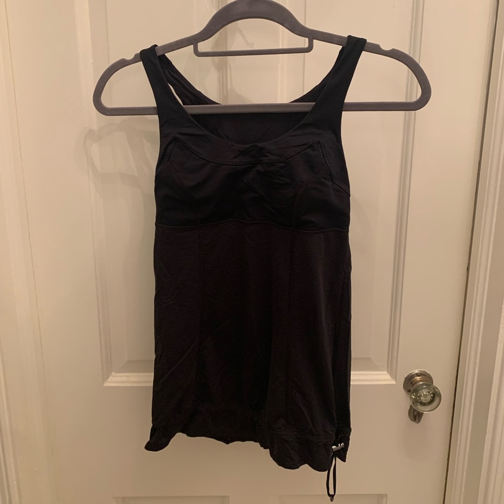 Black workout tank